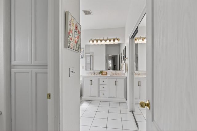 284 Marsalla Dr, Folsom, CA 95630