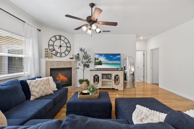 284 Marsalla Dr, Folsom, CA 95630