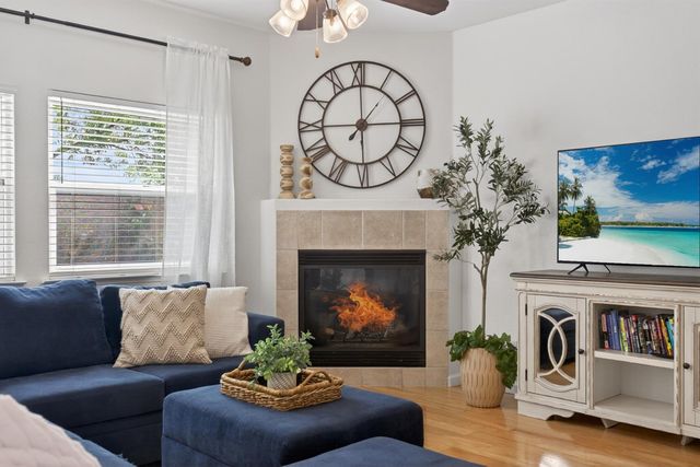 284 Marsalla Dr, Folsom, CA 95630