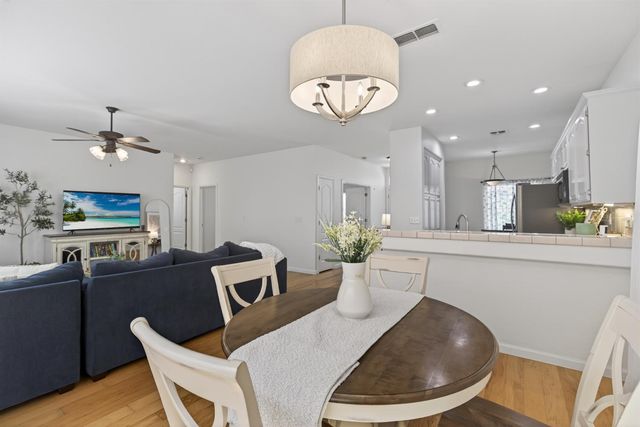 284 Marsalla Dr, Folsom, CA 95630