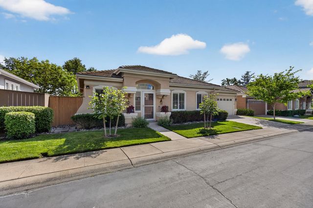 284 Marsalla Dr, Folsom, CA 95630