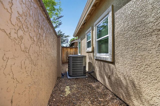 284 Marsalla Dr, Folsom, CA 95630