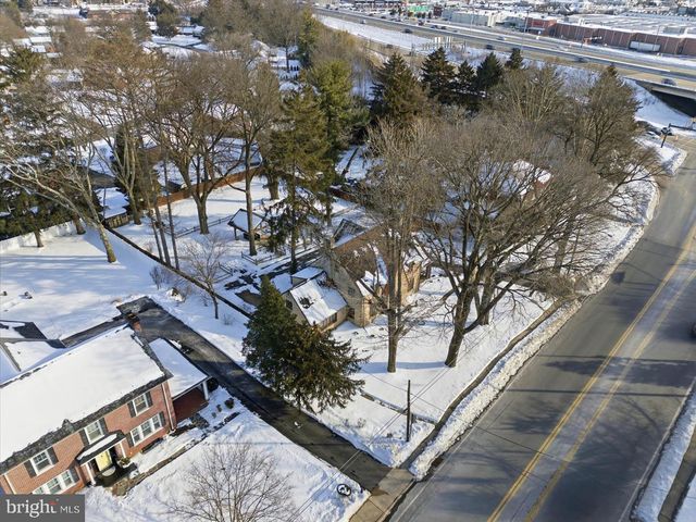 1705 LITITZ PIKE, Lancaster, PA 17601