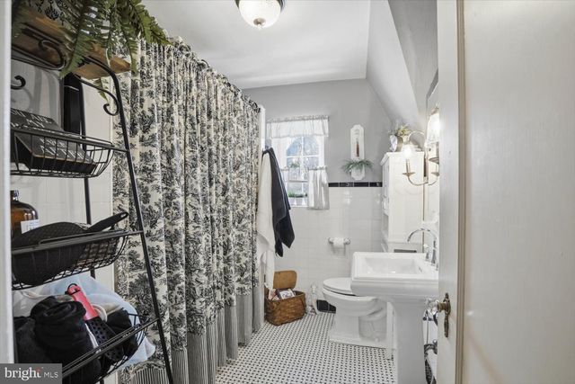 1705 LITITZ PIKE, Lancaster, PA 17601