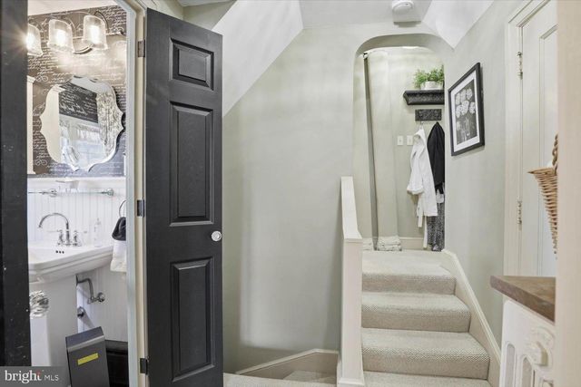 1705 LITITZ PIKE, Lancaster, PA 17601