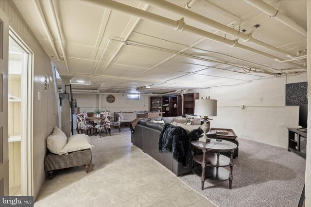 1705 LITITZ PIKE, Lancaster, PA 17601