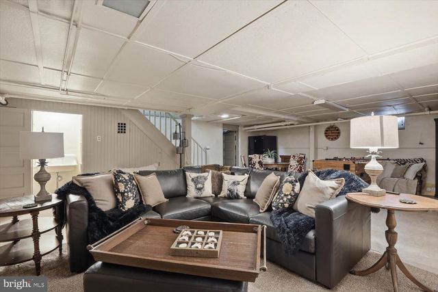 1705 LITITZ PIKE, Lancaster, PA 17601