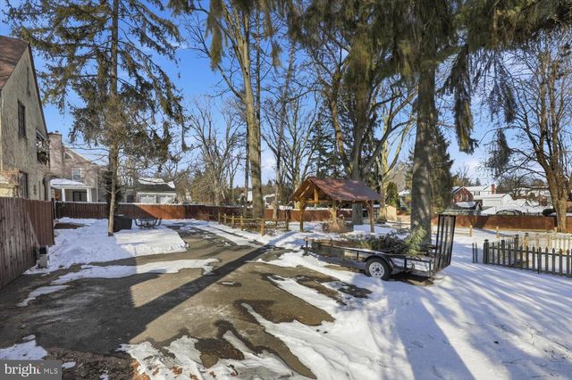 1705 LITITZ PIKE, Lancaster, PA 17601