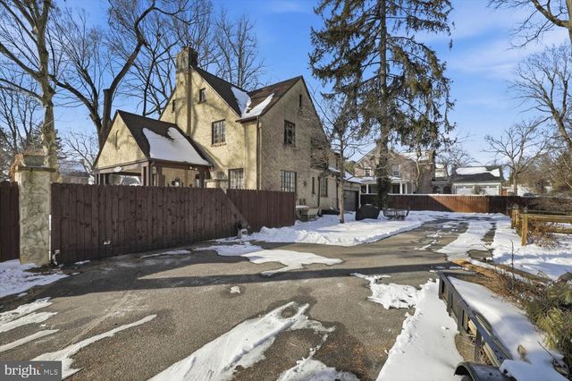 1705 LITITZ PIKE, Lancaster, PA 17601