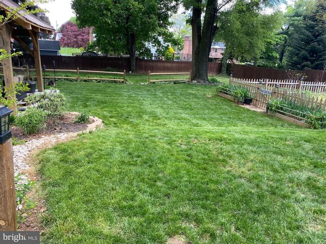 1705 LITITZ PIKE, Lancaster, PA 17601