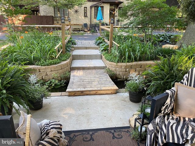 1705 LITITZ PIKE, Lancaster, PA 17601