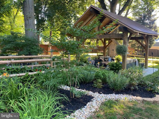 1705 LITITZ PIKE, Lancaster, PA 17601