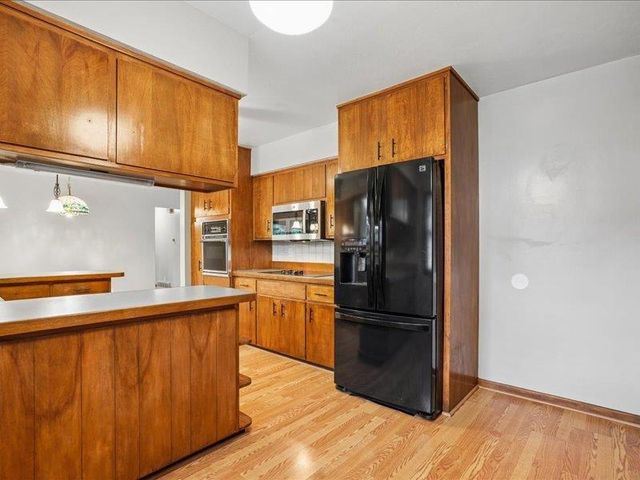 1911 Crescent Drive, Cedar Falls, IA 50613