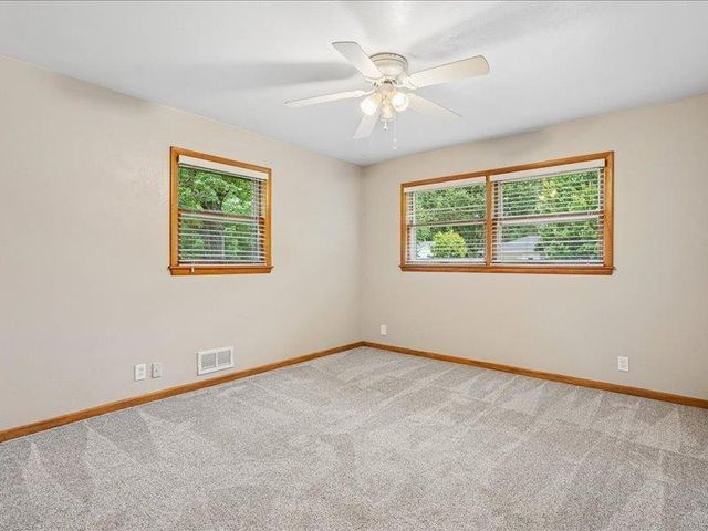 1911 Crescent Drive, Cedar Falls, IA 50613