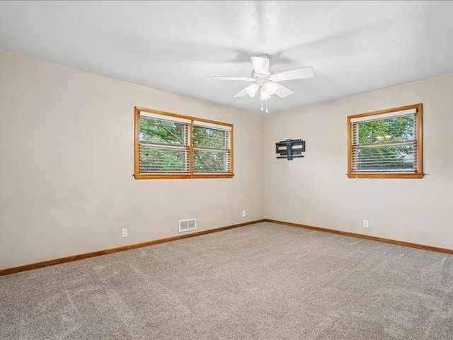 1911 Crescent Drive, Cedar Falls, IA 50613