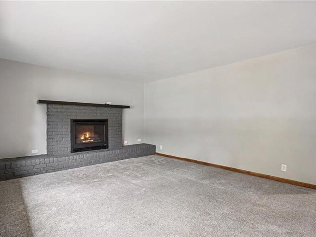 1911 Crescent Drive, Cedar Falls, IA 50613