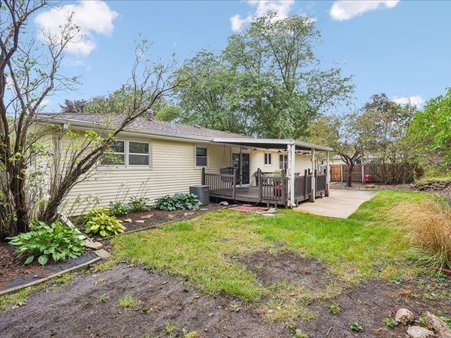 1911 Crescent Drive, Cedar Falls, IA 50613