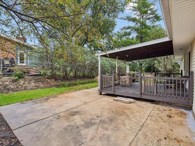 1911 Crescent Drive, Cedar Falls, IA 50613