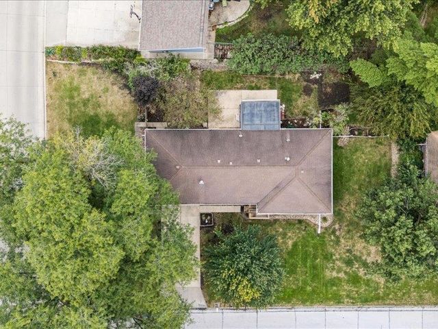 1911 Crescent Drive, Cedar Falls, IA 50613