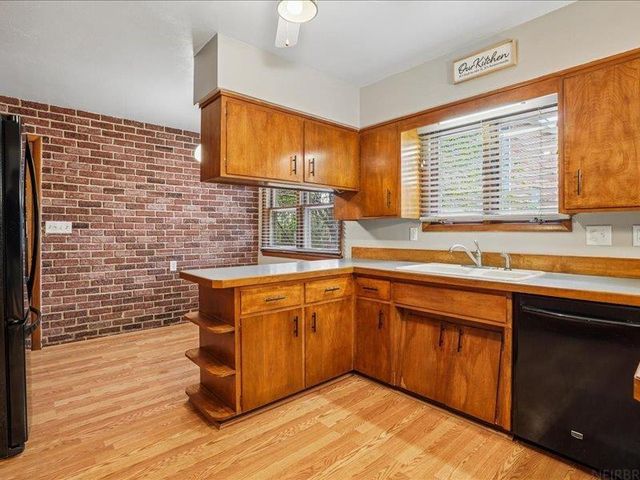 1911 Crescent Drive, Cedar Falls, IA 50613