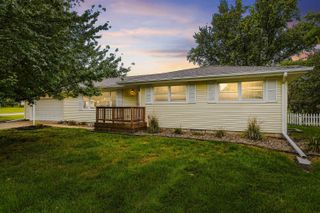 1911 Crescent Drive, Cedar Falls, IA 50613