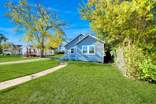 210 S 6th Street, La Porte, TX 77571