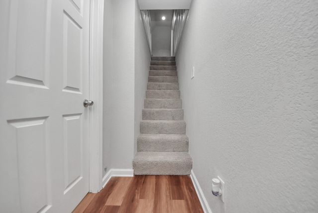 210 S 6th Street, La Porte, TX 77571