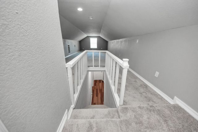 210 S 6th Street, La Porte, TX 77571