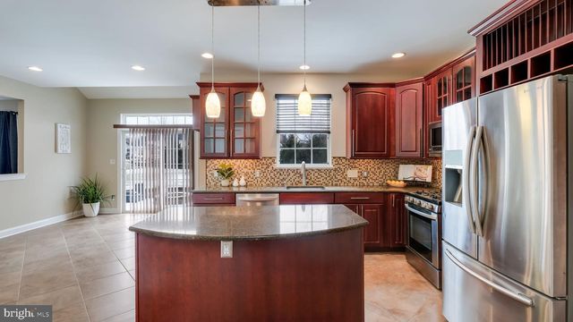 10 E BRISTOL RD, Warminster, PA 18974