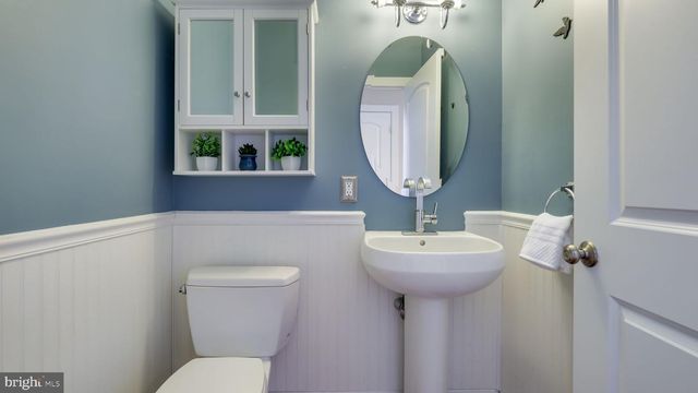 10 E BRISTOL RD, Warminster, PA 18974