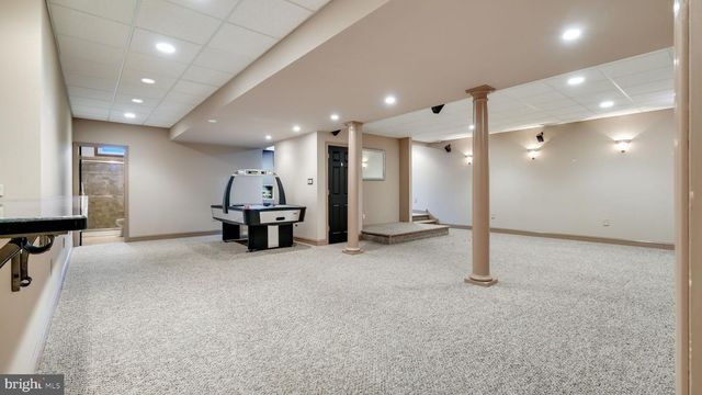 10 E BRISTOL RD, Warminster, PA 18974