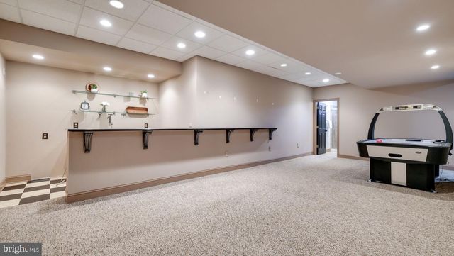 10 E BRISTOL RD, Warminster, PA 18974