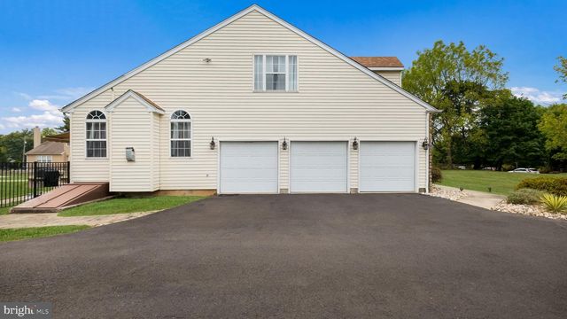 10 E BRISTOL RD, Warminster, PA 18974