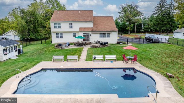 10 E BRISTOL RD, Warminster, PA 18974