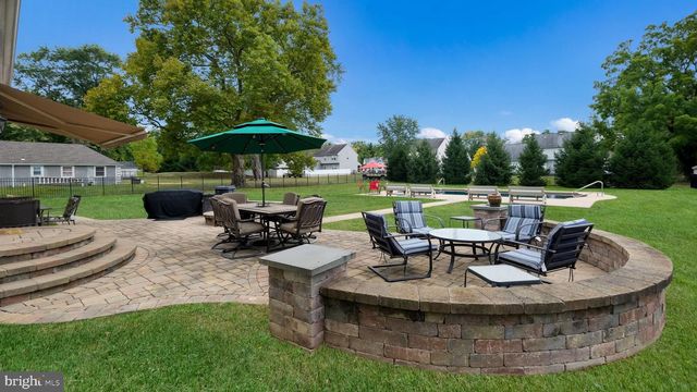 10 E BRISTOL RD, Warminster, PA 18974