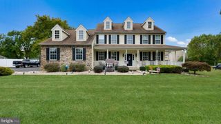 10 E BRISTOL RD, Warminster, PA 18974