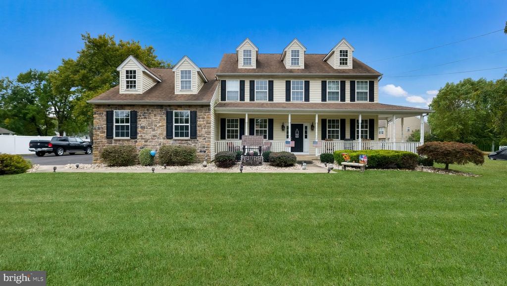 10 E BRISTOL RD, Warminster, PA 18974
