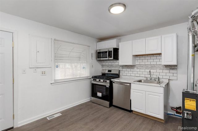 26011 Dartmouth Street, Inkster, MI 48141