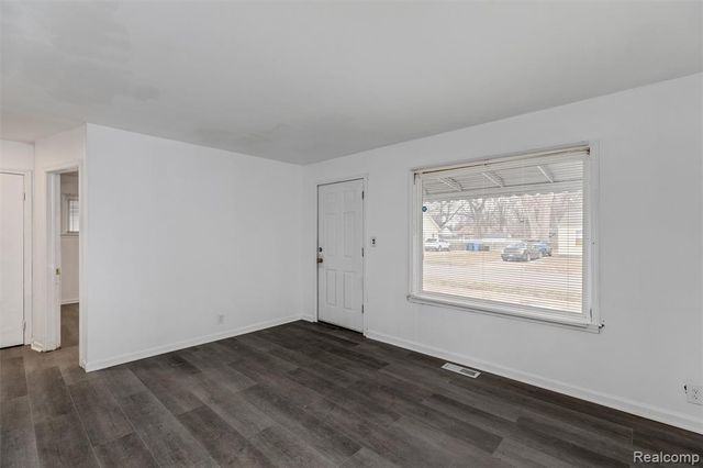 26011 Dartmouth Street, Inkster, MI 48141