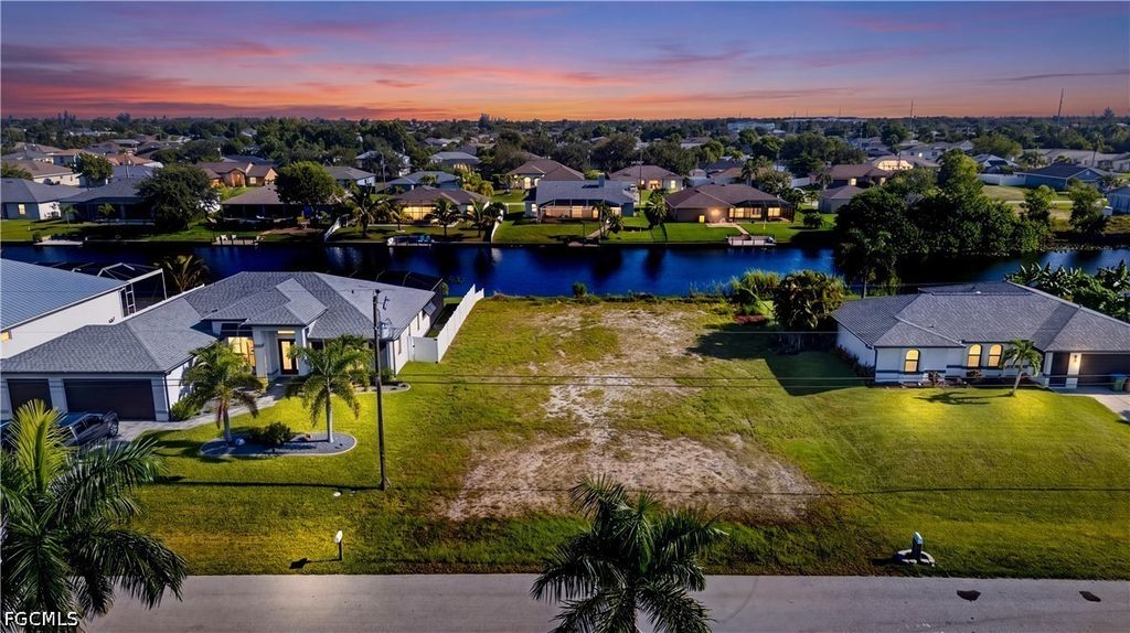 107 SW 21st ST, Cape Coral, FL 33991