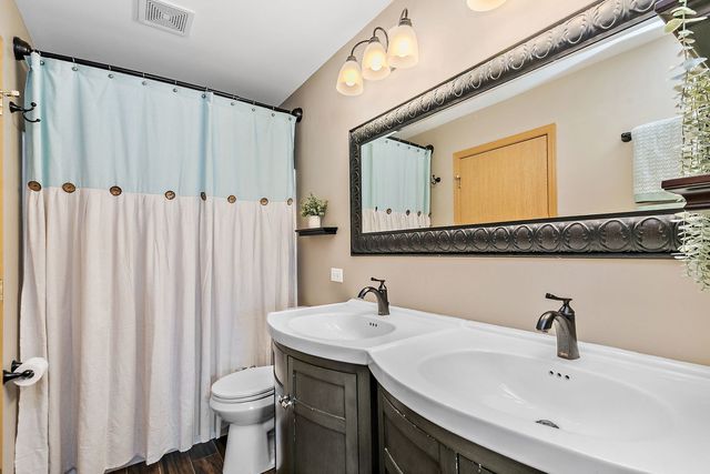 22 Rolling Oaks Road C, Sugar Grove, IL 60554