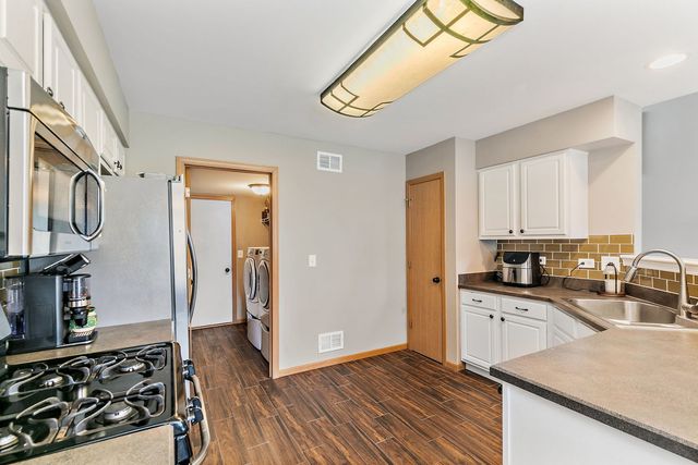 22 Rolling Oaks Road C, Sugar Grove, IL 60554