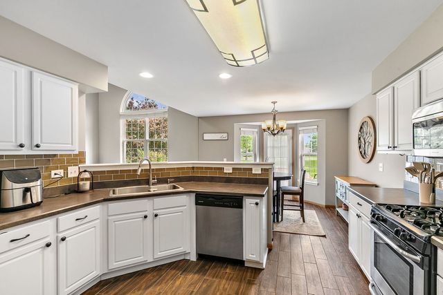 22 Rolling Oaks Road C, Sugar Grove, IL 60554