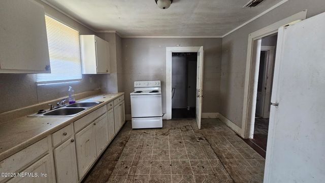 1438 VAN BUREN Street, Jacksonville, FL 32206