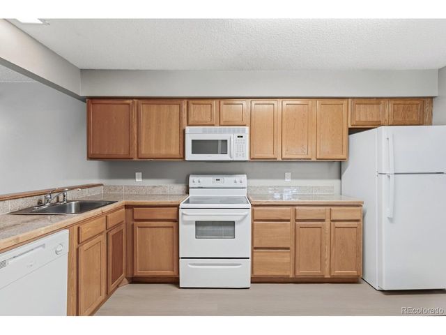 2380 E Geddes Ave B, Centennial, CO 80122