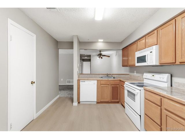 2380 E Geddes Ave B, Centennial, CO 80122