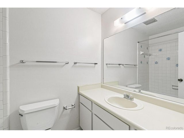 2380 E Geddes Ave B, Centennial, CO 80122