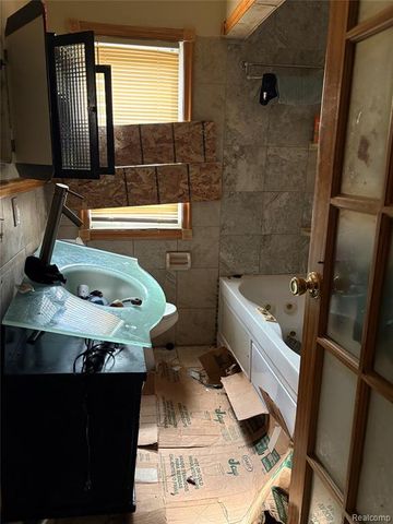 11742 Whitehill Street, Detroit, MI 48224