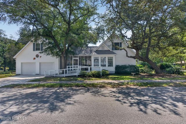 418 Sellers Street, Oak Island, NC 28465