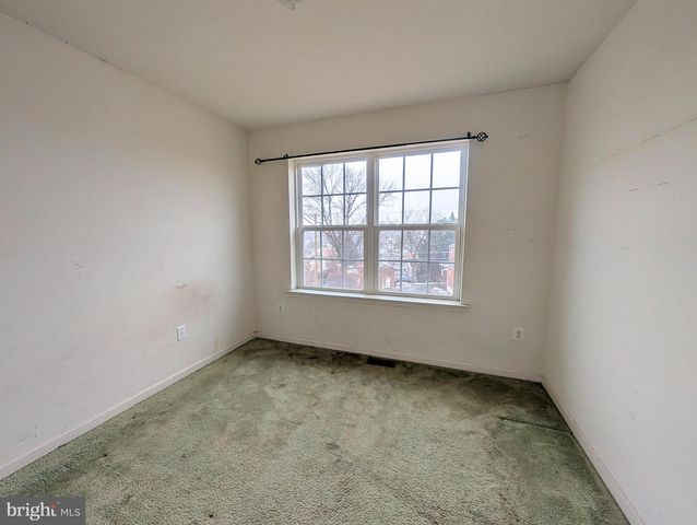 8855 DELEGGE RD, Rosedale, MD 21237